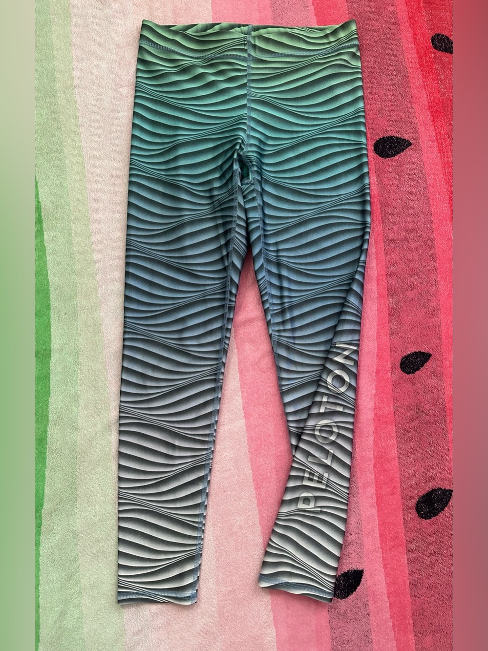 NEW Peloton x Terez Ocean Wave Gradient Leggings • Green Blue Purple M NWOT